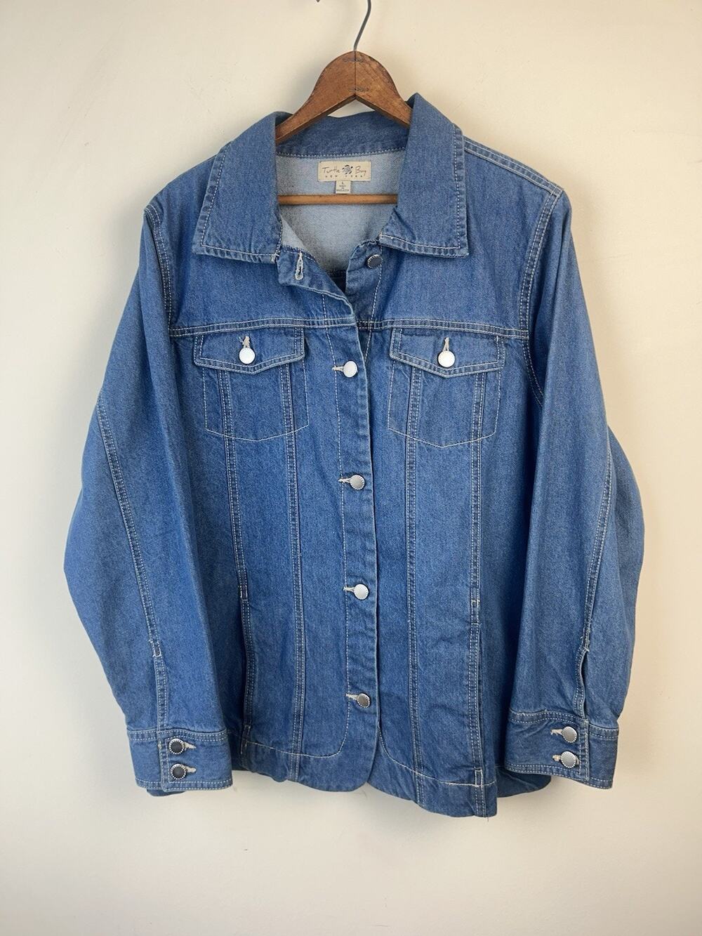 Turtle Bay Ladies Denim Jacket Sz L 100% Cotton Med Wash Classic Pockets Button
